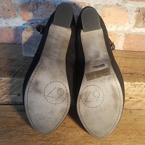 New in Box - Suede T-Strap Heels - EU Size 40 - Picture 3 of 4